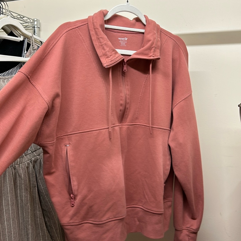 Athletic sweatshirt
